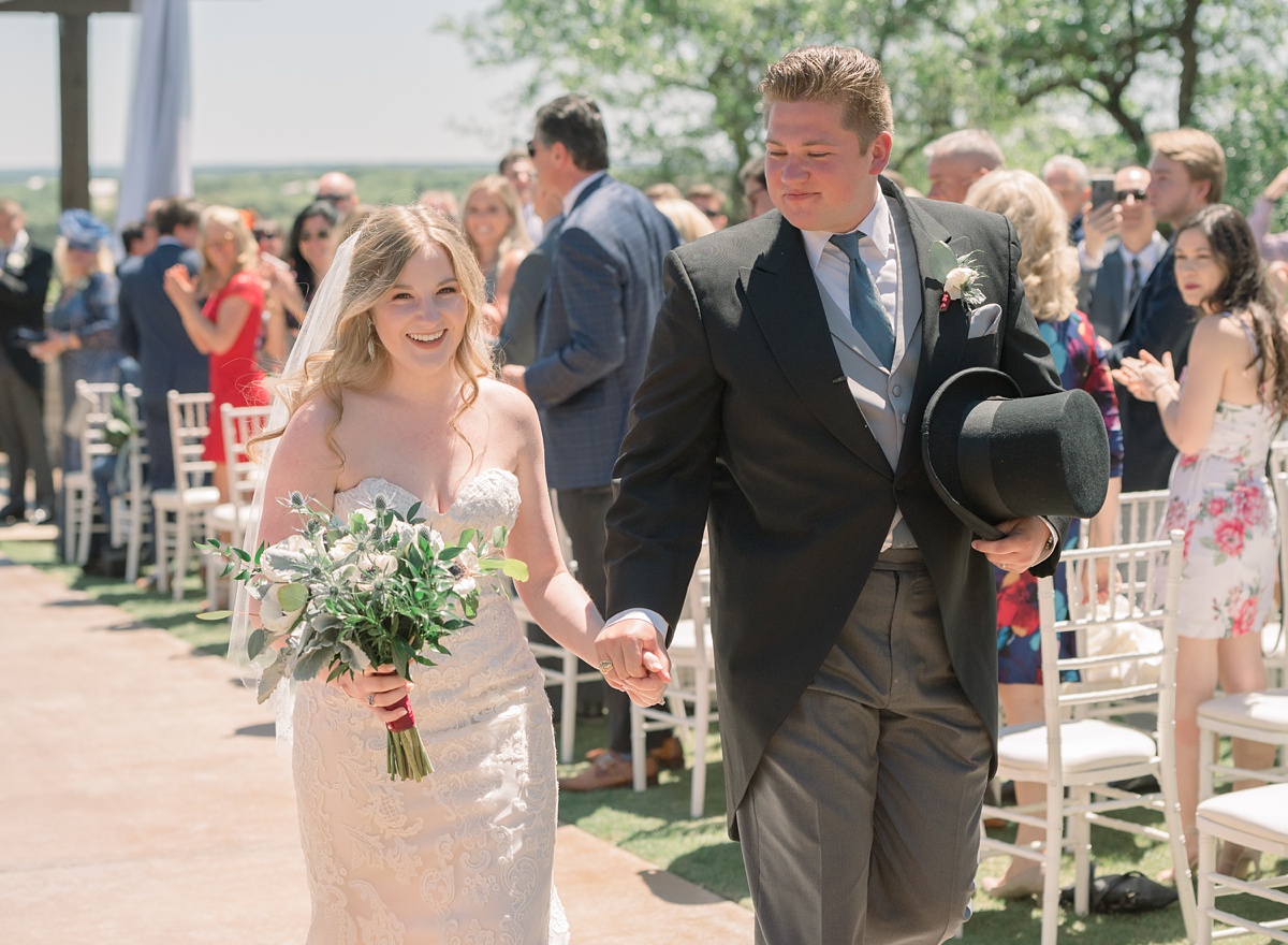 canyonwood ridge wedding photography by Tara lyons, just married hill country outdoor ceremony