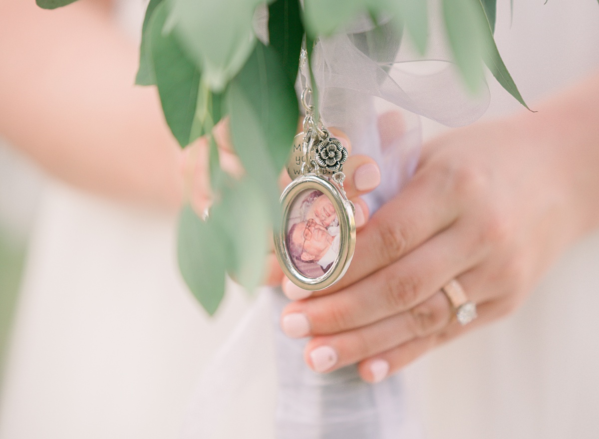 wedding bouquet with locket, the ivory oak hill country wedding venue, tara lyons photography